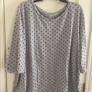 3/4 inch sleeve casual poke-a-dot top